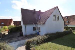 Wohnen auf dem Land - Großzügiges Zweifamilienhaus mit 2 Garagen und gepflegtem Garten – Die vollständige Adresse der Immobilie erhältst du vom Anbieter., 91611 Lehrberg – Vorschaubild 7