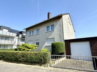 Sanierungsbedürftiges Zweifamilienhaus- für Ihre Familie oder als tolles Baugrundstück.