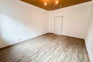 Bezugsfreie 4-Zimmer-Wohnung mit Balkon und zwei Bädern im Herzen von Fürth – Die vollständige Adresse der Immobilie erhältst du vom Anbieter., 90762 Altstadt, Innenstadt, Fürth – Vorschaubild 8