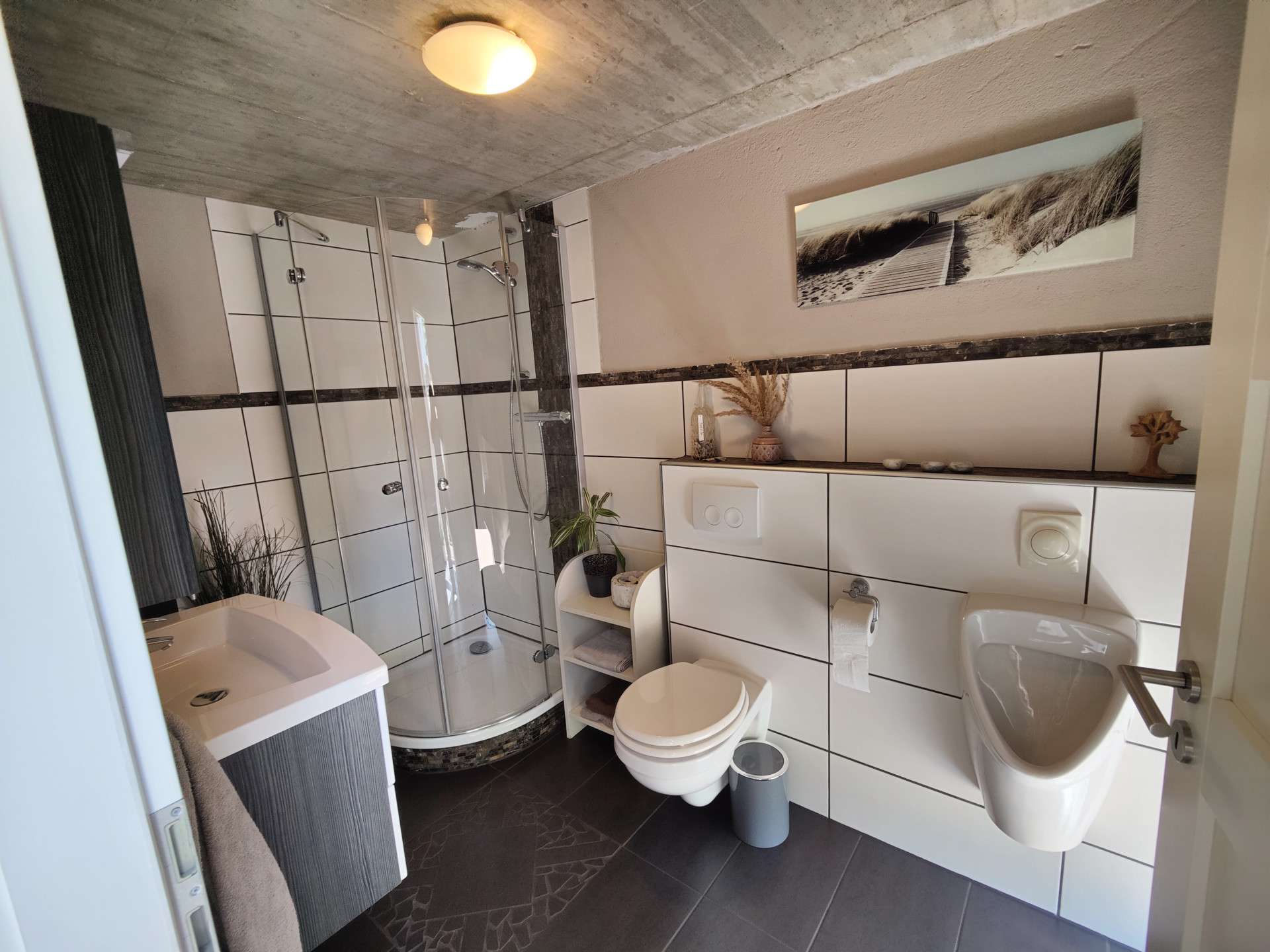 Immobilie in Altenkirchen (Westerwald) - Moderne Doppelhaushälfte mit Carport und Dachterrasse mit herrlichen Ausblick! - Bild 4