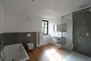 Amazing! Luxus-Maisonette mit Terrasse, Garten, Garage & einmaligem Ruhrtalblick – 45219 Kettwig, Essen – Vorschaubild 9