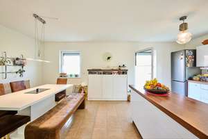 Moderne Doppelhaushälfte mit zwei Terrassen und Garten in ruhiger Wohnlage. – Die vollständige Adresse der Immobilie erhältst du vom Anbieter., 94315 Alburg, Straubing – Vorschaubild 8