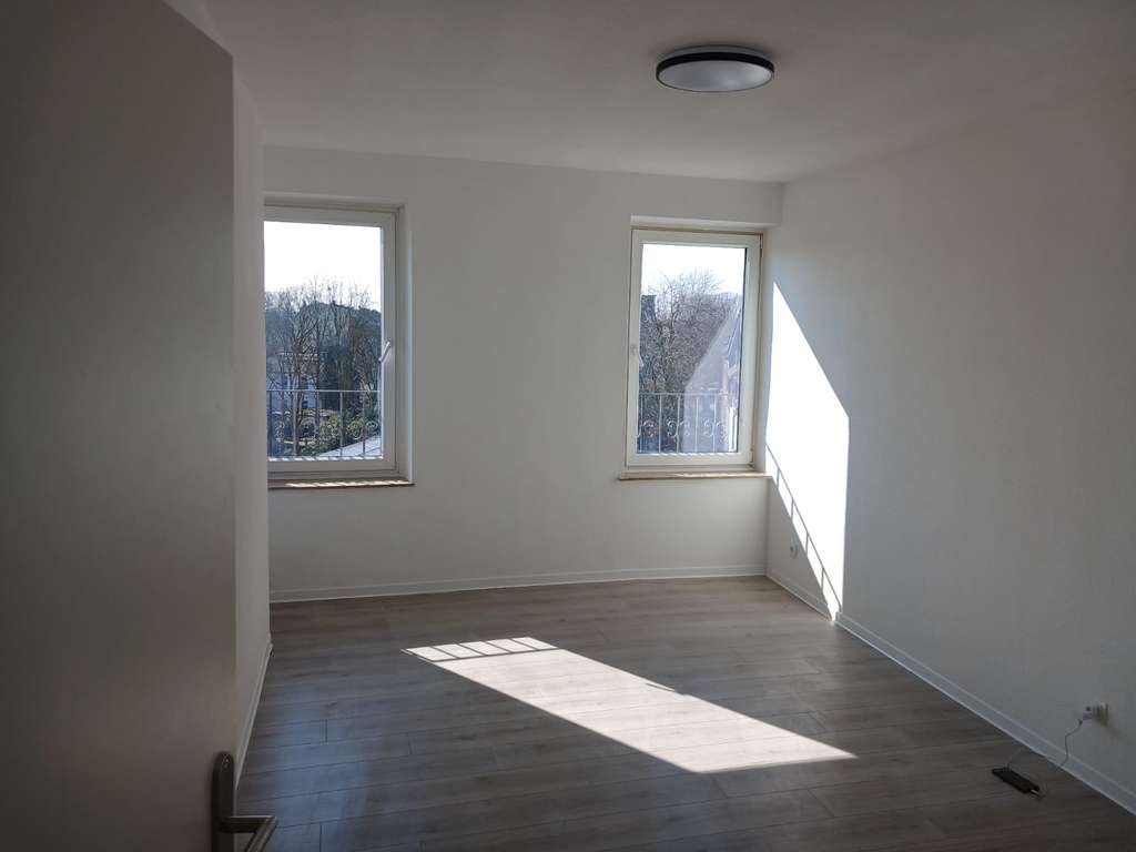 Wunderschöne Renovierte 3 Zimmer Wohnung