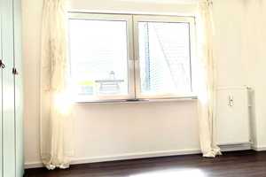 Sehr schöne Wohnung in W-Ronsdorf, teilmöbeliert, inkl. neuer Küche, Spülmaschine, neuer Schränke – Wuppertal – Vorschaubild 3
