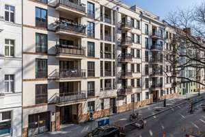 Vermietete Vierzimmerwohnung im 5.OG in Spreenähe mit TG-Stellplatz – Klaustaler Straße 28, 10589 Charlottenburg, Berlin – Vorschaubild 2