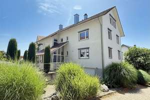 Attraktives Wohnhaus mit moderner EBK, neuem Bad, Garage+Stellplatz in begehrter Lage nahe See – Die vollständige Adresse der Immobilie erhältst du vom Anbieter., 88662 Überlingen – Vorschaubild 2