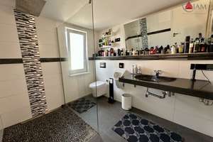 Design trifft See: Exklusive Mini-Villa mit Wellness & Pool am Kinzigsee (Pacht 20 Jahre) – Am Kinzigsee 1, 63505 Langenselbold – Vorschaubild 11
