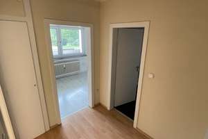 *Zentraler geht's kaum!* Schöne 2,5 Zimmer-Wohnung mit schönem Balkon mit Blick ins Grüne! – Griesenbruchstr. 7, 44793 Kruppwerke, Bochum – Vorschaubild 4