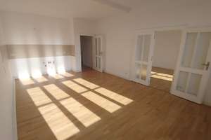 Wohnen im Zentrum: Altbauwohnung direkt am Altmarkt! – Altmarkt 6, 1067 Innere Altstadt, Dresden – Vorschaubild 3