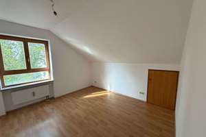 Heimelige, großzügige 2-Zi-DG Wohnung in bester Lage München-Trudering - frei und sofort verfügbar ! – Die vollständige Adresse der Immobilie erhältst du vom Anbieter., 81827 Waldtrudering, München – Vorschaubild 14