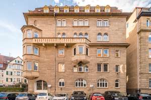 Lichtdurchflutete 2‑Zimmer‑Wohnung: frisch modernisiert, zwei Balkone, Wohnen im Denkmalschutz – Liststraße 57, 70180 Lehen, Stuttgart – Vorschaubild 2