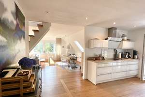 Wunderschöne Maisonette-Wohnung mit viel Raum und sonnigem Balkon in Groß Borstel