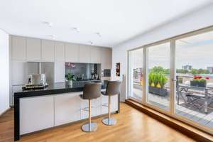 Penthouse-Feeling im Grünen: Großzügige 4-Zimmer-Wohnung mit Terrasse und Balkon in Berlin-Britz – Die vollständige Adresse der Immobilie erhältst du vom Anbieter., 12347 Britz, Berlin – Vorschaubild 9
