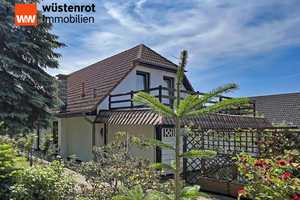 FÜR EINE ODER ZWEI FAMILIEN MIT EINBAUKÜCHEN + KAMINOFEN + DACHTERRASSE+ GARAGE + DOPPELCARPORT – Güstrow (Kreis) – Vorschaubild 3