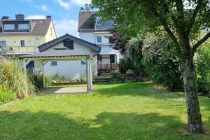 Attraktives Mehrfamilienhaus in Köln-Stammheim - provisionsfrei