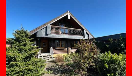Bild von Haus mit kleinem Garten