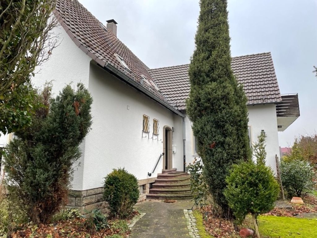 Gepflegtes 2 Fam.Haus in ruhiger Lage von AhnatalWeimar