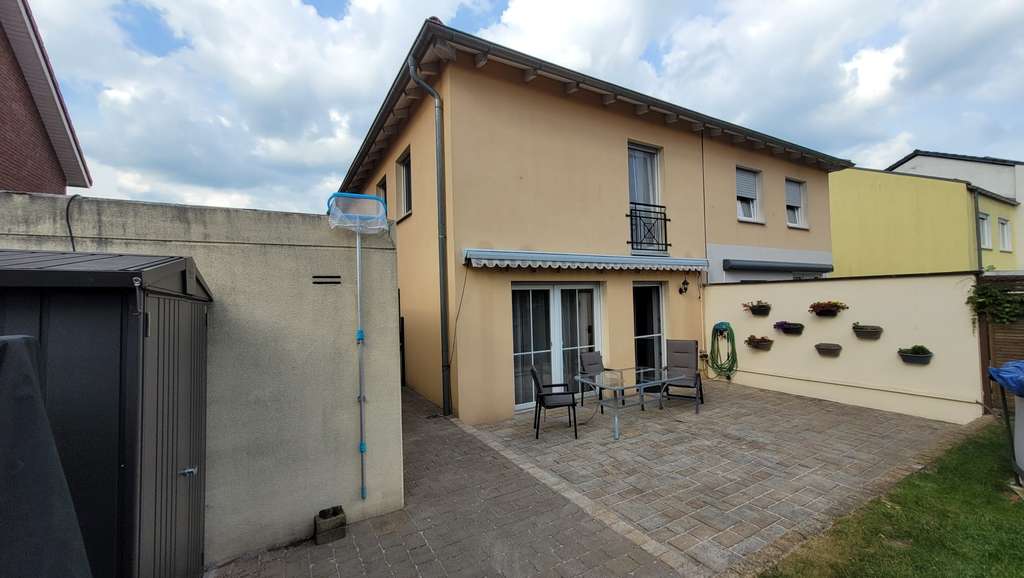 DHH provisionsfrei zu verkaufen

450000 € - 111,61 m² - 4.0 Zi.