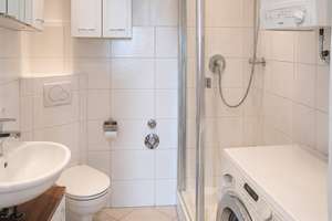 Vermietete 2-Zimmer-Wohnung mit Weitblick, Aufzug und Balkon - Kapitalanlage in Traunreut – Die vollständige Adresse der Immobilie erhältst du vom Anbieter., 83301 Traunreut – Vorschaubild 8