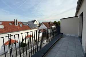 ERSTBEZUG: Exklusive 2-Zimmer Dachgeschosswohnung mit hochwertiger Einbauküche & Balkon in Mailing – Brunellenstraße 8, 85055 Mailing, Ingolstadt – Vorschaubild 4