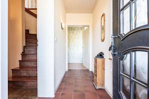 * VIEL PLATZ FÜR SIE UND IHRE LIEBEN * EIN-/ ODER ZWEIFAMILIENHAUS MIT RIESIGEM GARTEN – Die vollständige Adresse der Immobilie erhältst du vom Anbieter., 38446 Reislingen, Wolfsburg – Vorschaubild 5