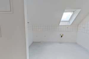 KEIN HITZE-, ABER 2 NKM FREI: Besonders geschnittene 2-Zimmer-Dachgeschosswohnung mit Badewanne – Riedestraße 2, 38102 Viewegsgarten-Bebelhof, Braunschweig – Vorschaubild 9
