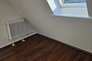 Wohnen mit Charakter: 2-Zimmer-Dachgeschosswohnung in Bremen – Die vollständige Adresse der Immobilie erhältst du vom Anbieter., 28215 Weidedamm, Bremen – Vorschaubild 3