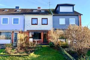 Reihenmittelhaus mit sonnigem Garten und Ausbaupotenzial im Dachgeschoss auf Erbpacht – Die vollständige Adresse der Immobilie erhältst du vom Anbieter., 23627 Groß Grönau – Vorschaubild 1