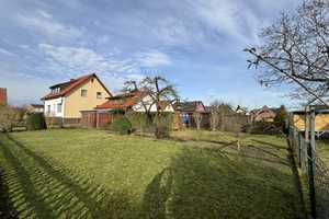Freistehendes Einfamilienhaus auf großem Grundstück mit Vollkeller & ausbaubarem Nebengebäude – Wolfsburg – Vorschaubild 1