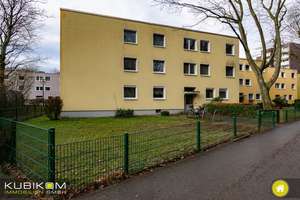 Saniert. Vier-Zimmer-Wohnung mit Balkon und Stellplatz.