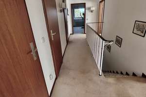 Willkommen in Ihrem neuen Zuhause.
Geräumiges und gepflegtes 7-Zimmer-Haus – Die vollständige Adresse der Immobilie erhältst du vom Anbieter., 22397 Lemsahl-Mellingstedt, Hamburg – Vorschaubild 9