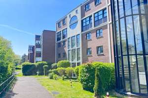 Bonn – Brüser Berg • Helle Dreizimmerwohnung mit Balkon, Einbauküche u. TG-Stellplatz