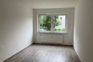 Gemütliche 3-Zimmerwohnung in zentraler Lage (Musterbilder) – Am Brinke 27, 38226 Salzgitter – Vorschaubild 1