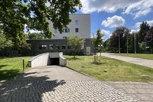 Eigentumswohnung in Berlin - Baudenkmal am Schlosspark – Die vollständige Adresse der Immobilie erhältst du vom Anbieter., 13156 Niederschönhausen, Berlin – Vorschaubild 3