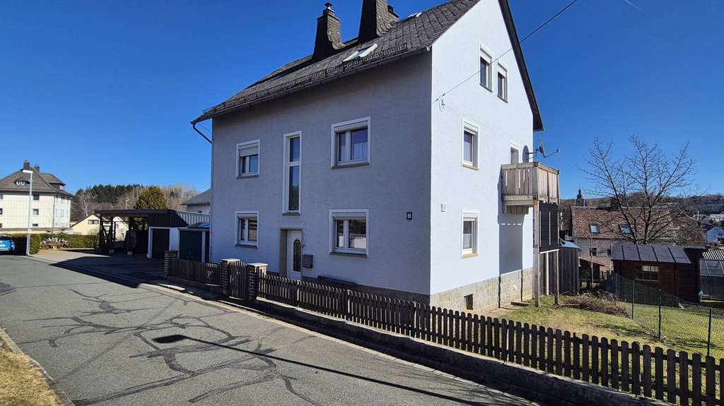 Immobilie in Stammbach - Saniertes Einfamilienhaus mit Einliegerwohnung - Bild 1