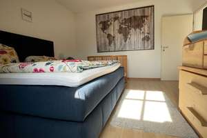 Helle Dachgeschosswohnung mit Balkon – Wohnen zum Wohlfühlen – Gartenstraße 68, 85757 Karlsfeld – Vorschaubild 3