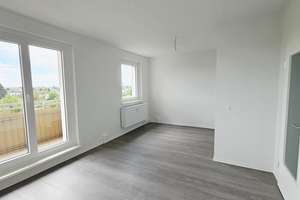 Blick zum Dom *Wohnberechtigungsschein erforderlich* – Am Stadtblick 20, 39128 Neustädter Feld, Magdeburg – Vorschaubild 1