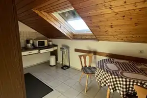 Geräumiges + gepflegtes 7-Zimmer-Wohnhaus und Nebengebäude (für Gewerbe) in Königsbrunn – Augsburg (Kreis) – Vorschaubild 17