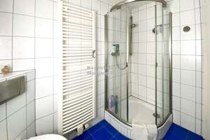 Altbau-Liebe für moderne Familien: 6 x Schlafen/ 4 Bäder/ Einlieger/ Gartenidylle – Die vollständige Adresse der Immobilie erhältst du vom Anbieter., 41063 Windberg, Mönchengladbach – Vorschaubild 15