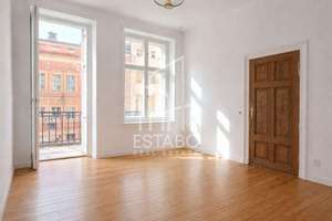 Charmante und helle 2-Zimmer Wohnung im sanierten Altbau mit großzügiger Wohnküche und Balkon – Die vollständige Adresse der Immobilie erhältst du vom Anbieter., 10119 Prenzlauer Berg, Berlin – Vorschaubild 4