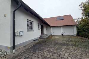 Gepflegtes Zweifamilienhaus mit schönem Garten und Doppelgarage – Die vollständige Adresse der Immobilie erhältst du vom Anbieter., 86756 Reimlingen – Vorschaubild 8