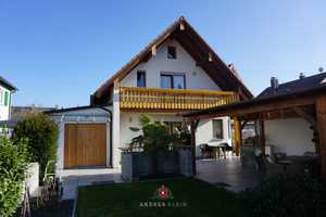 *München Feldmoching* Charmantes, top gepflegtes Einfamilienhaus mit Wohlfühlgarten – München – Vorschaubild 1