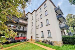 TOP! Bezugsfreie 3 Zi.-Whg. mit 2 Bädern, Parkett und großem Balkon – Die vollständige Adresse der Immobilie erhältst du vom Anbieter., 4229 Plagwitz, Leipzig – Vorschaubild 1