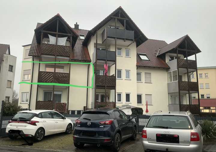 Gepflegte 3 Zimmer Wohnung mit Balkon Stellpatz+Garage
