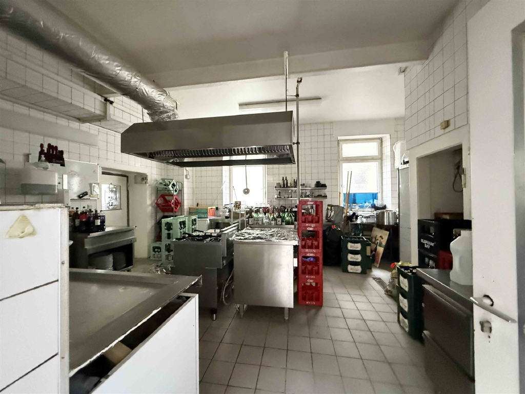 Immobilie in Alzey - **Top-Gelegenheit im Zentrum von Alzey** Großzügiges Wohn- und Geschäftshaus mit vielen Möglic - Bild 3