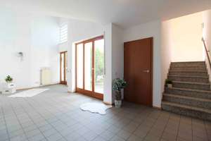 Architektenhaus mit Split-Level-Charme und Panorama-Terrasse – Die vollständige Adresse der Immobilie erhältst du vom Anbieter., 65795 Hattersheim am Main – Vorschaubild 8