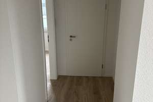 Erstbezug nach Sanierung – Moderne Dachgeschosswohnung mit Loggia in Toplage von Oberhausen  – Keltenstraße 21, 46045 Styrum, Oberhausen – Vorschaubild 3