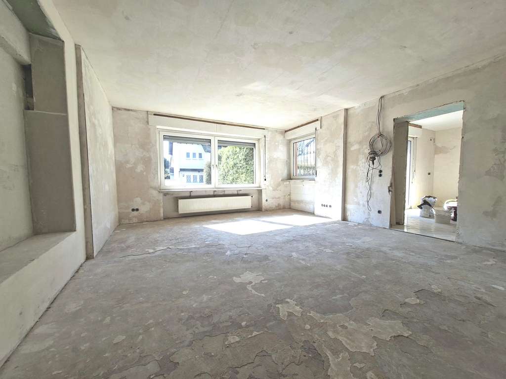 Immobilie in Hofheim am Taunus - Großzügiges 3-Familienhaus mit Garten, Terrassen und Balkonen – vielfältige Nutzungsmöglichkeiten - Bild 3