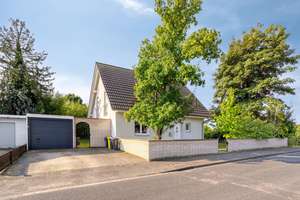 Freistehendes Einfamilienhaus mit großzügigem Garten für entspanntes Familienleben – Die vollständige Adresse der Immobilie erhältst du vom Anbieter., 40468 Stockum, Düsseldorf – Vorschaubild 2