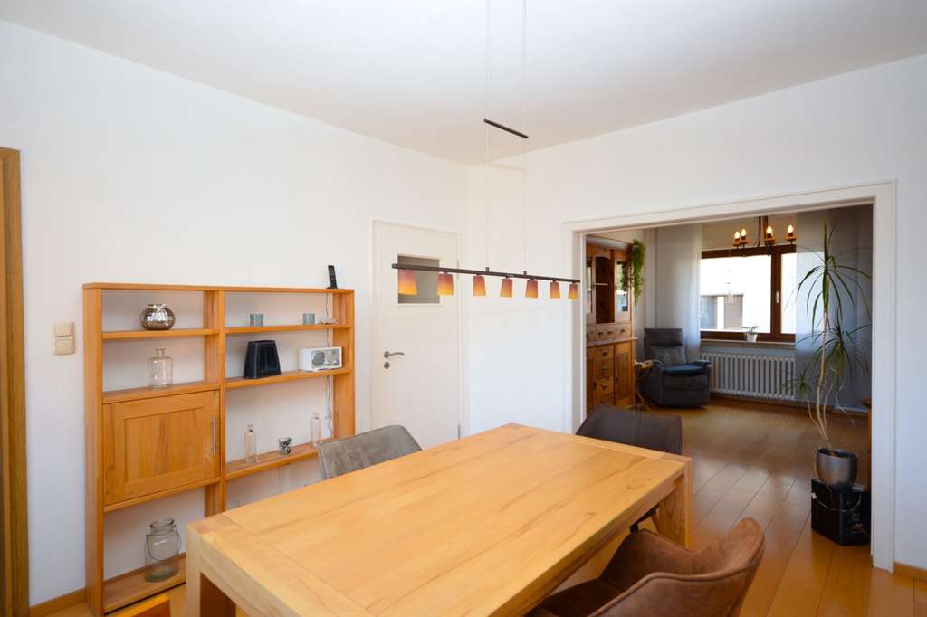 Immobilie in Hürth - Ein Haus, das mitwächst: Viel Platz, absolute Ruhe und flexible Möglichkeiten in Alt-Hürth - Bild 2